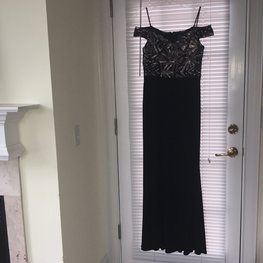 Women evening dress size 11 - never worn